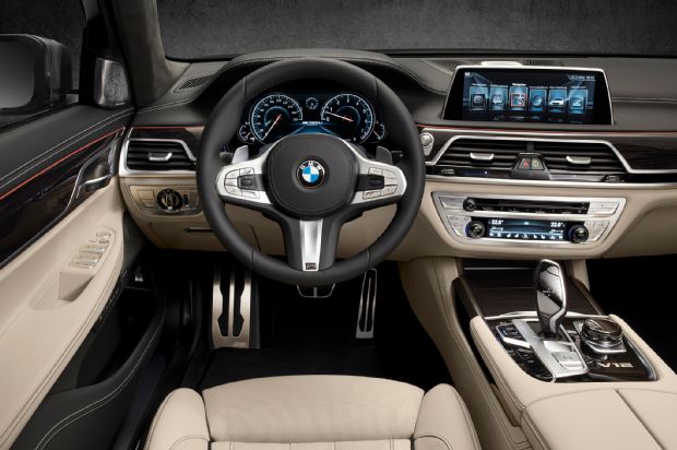 2017 BMW M760i XDrive Interior