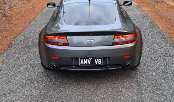 Aston Martin V8 Vantage 2009 full