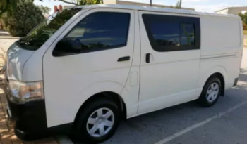 Toyota HiAce 2011 full