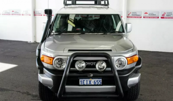 Toyota FJ Cruiser 2010 full