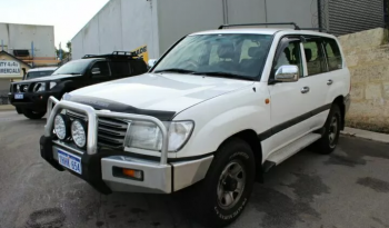 Toyota Land Cruiser FJ100 2004 full