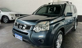 Nissan X-Trail 2010 full