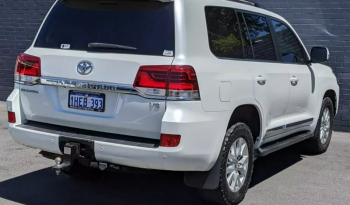 Toyota Land Cruiser FJ140 2016 full