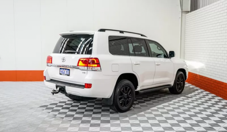 Toyota Land Cruiser Prado FJ150 2016 full