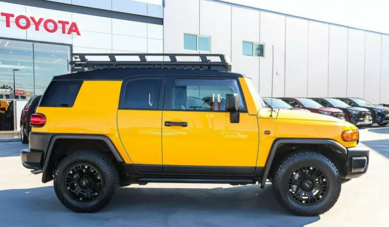 Toyota FJ Cruiser 2015 full