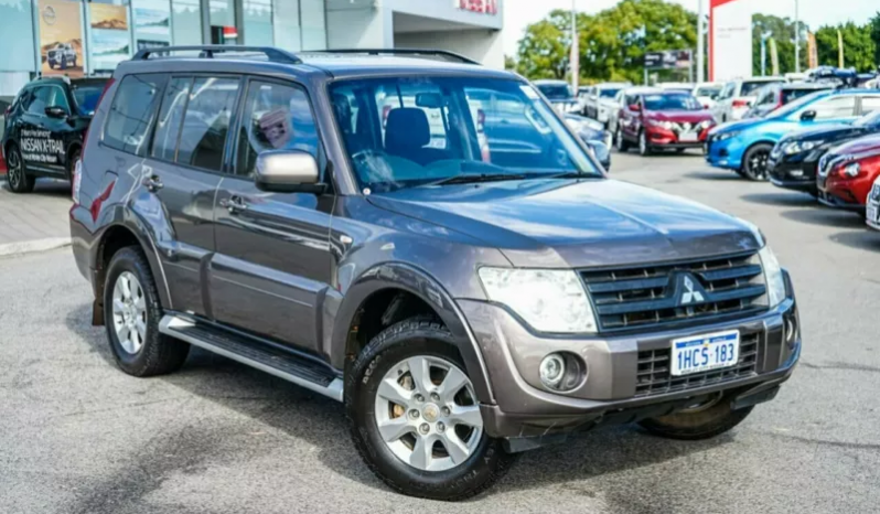 Mitsubishi Pajero / Montero / Shogun 2015 full