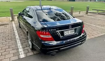 Mercedes C-Class 2010 full