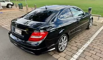 Mercedes C-Class 2010 full